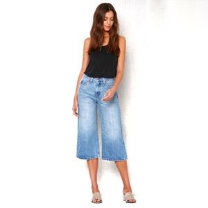 Levi’s Blue Denim Culottes Size 25 Like New